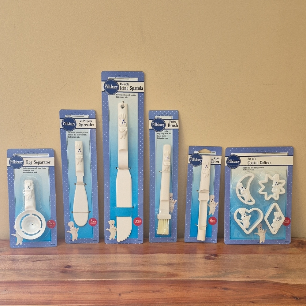 Vintage NIP Pillsbury Doughboy Kitchen Utensil Set plus Cookie Cutters